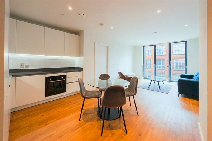 2 Bedroom Apartment To Rent In Mount Yard, Meadowside, M4