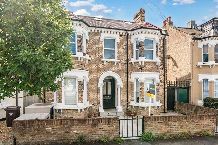 2 Bedroom Flat To Rent In Devonshire Road, Tooting, SW19