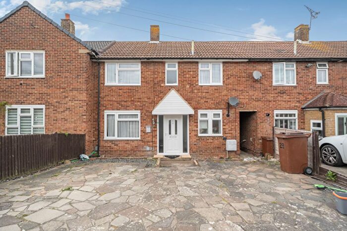4 Bedroom Terraced House For Sale In Romany Road, Gillingham, ME8