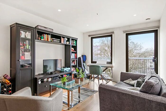 2 Bedroom Flat To Rent In Barking Road, London, E16