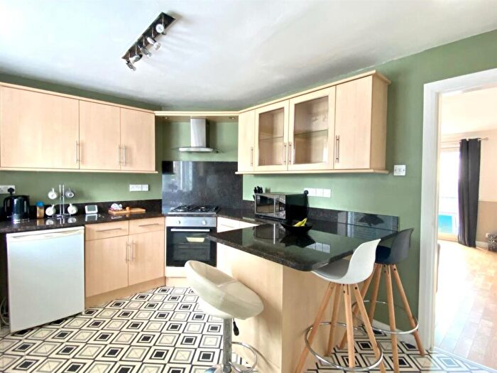 2 Bedroom House To Rent In Lane Head Court, Brighouse, HD6