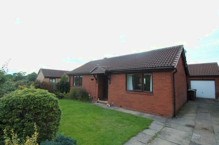 2 Bedroom Property To Rent In Woodside Park Avenue, Horsforth, Leeds, LS18
