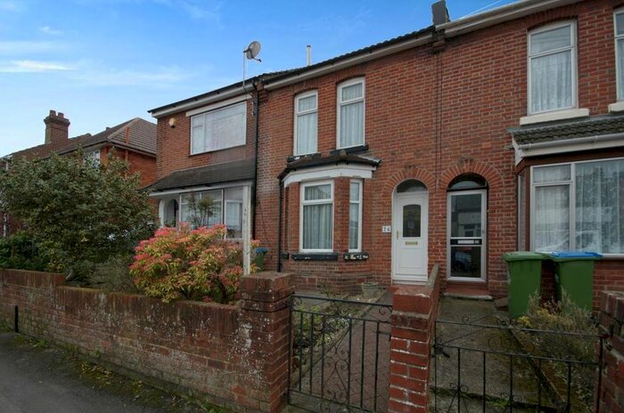 3 Bedroom Terraced House To Rent In Manor Road North, Itchen, Southampton, SO19