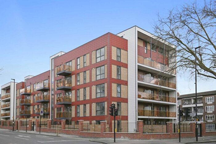2 Bedroom Flat To Rent In Kings Arms Court, East Acton Lane, Acton, W3