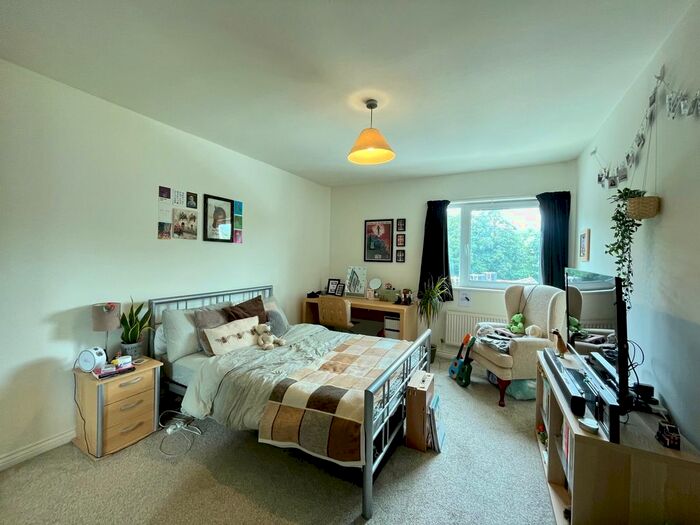 2 Bedroom Flat To Rent In Blackweir Terrace, Cathays, Cardiff, CF10