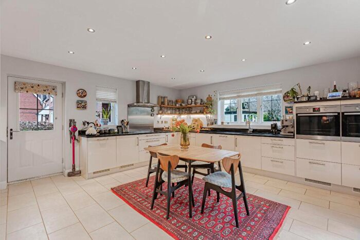 4 Bedroom Detached House For Sale In Woodlands Close, Christian Malford, Chippenham, SN15