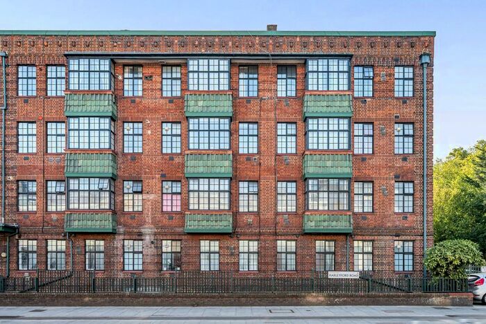 3 Bedroom Flat To Rent In Harleyford Court, Vauxhall, London, SE11