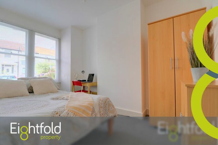 3 Bedroom Flat To Rent In Payne Terrace, Brighton, BN1