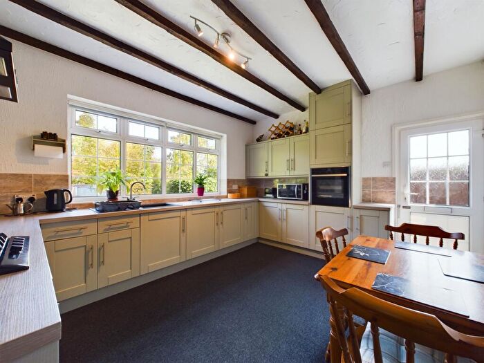 4 Bedroom Chalet For Sale In Pastures Avenue, Littleover, DE23