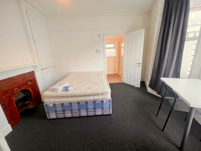 7 Bedroom Detached House To Rent In Ash Road, Bishopston, Bristol, BS7