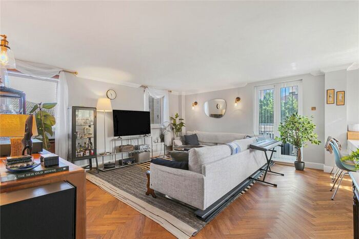 2 Bedroom Apartment To Rent In Grenade Street, London, E14