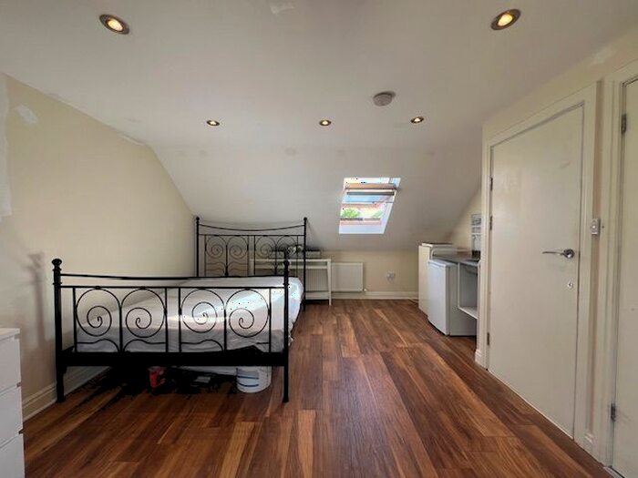 Studio To Rent In Eastcote Avenue, Wembley, UB6