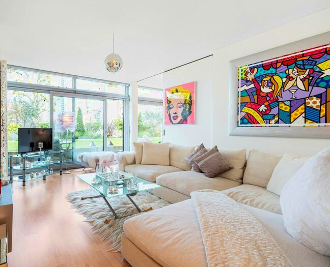 1 Bedroom Apartment To Rent In The Montevetro Building, Battersea Church Road, SW11