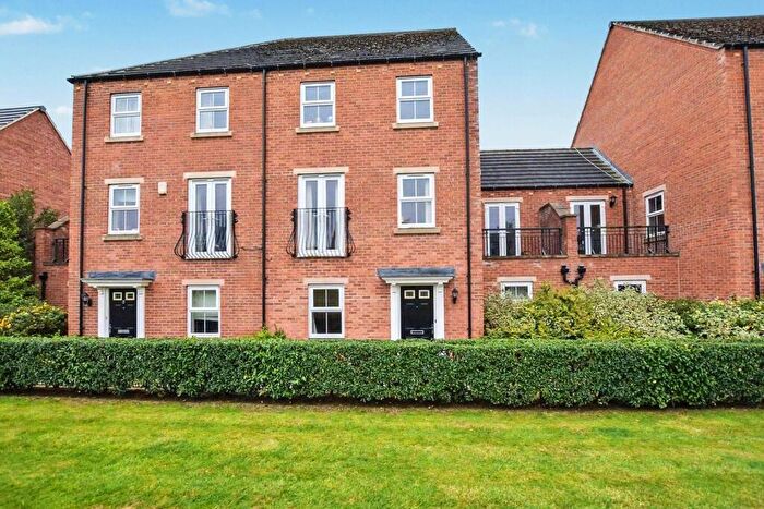 3 Bedroom Town House For Sale In Chandos Mews, Roundhay, Leeds, LS8