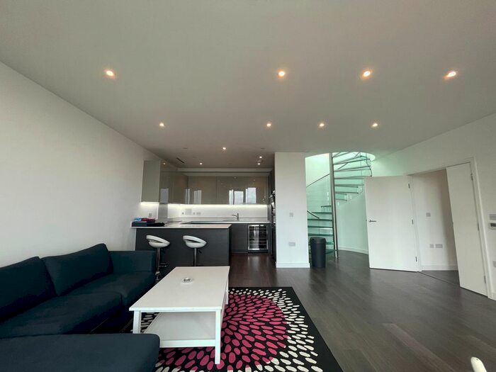 2 Bedroom Flat To Rent In Tennyson Apartments, Croydon, Surrey, CR0