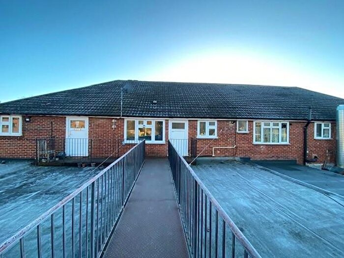 2 Bedroom Apartment To Rent In Chapel Lane, Farnborough, GU14