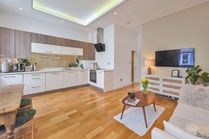 1 Bedroom Flat For Sale In Ladbroke Crescent, Ladbroke Grove, London, W11