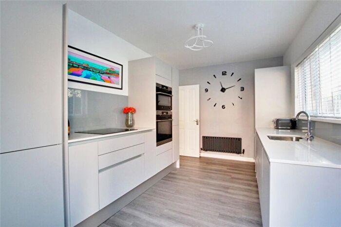 3 Bedroom Flat To Rent In Enfield Court, Gratwicke Road, Worthing, West Sussex, BN11