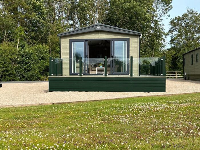 2 Bedroom Lodge For Sale In Lingerfield, Knaresborough, HG5