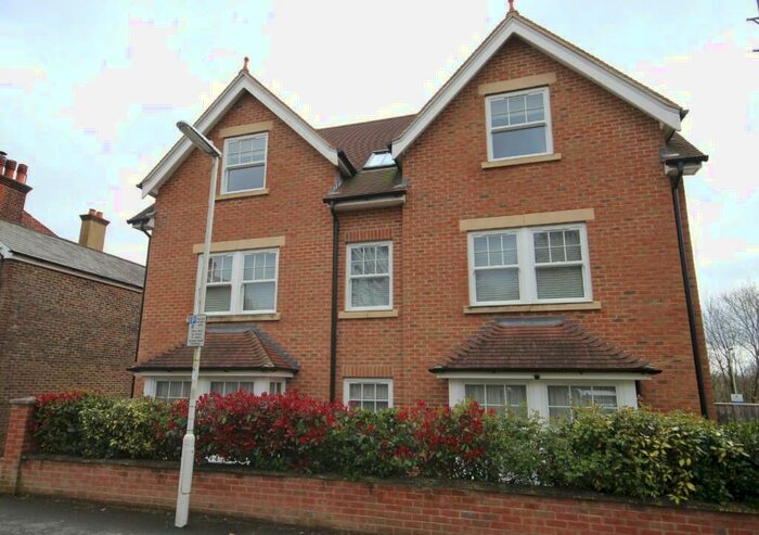 2 Bedroom Flat To Rent In Grosvenor Road, East Grinstead, RH19