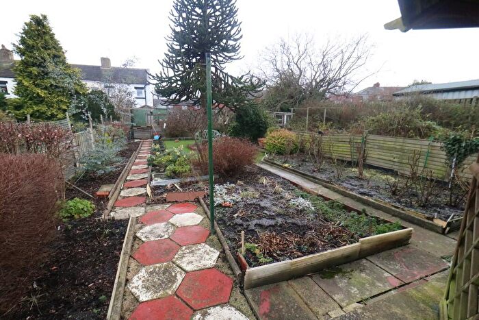 3 Bedroom End Of Terrace House For Sale In Greno View Road, High Green, Sheffield, S35