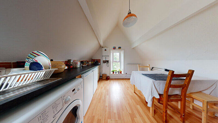 2 Bedroom Flat To Rent In Headingley Lane, Spring Bank House, Headingley, Leeds, LS6