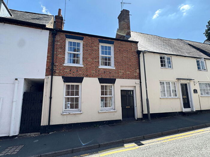 2 Bedroom Terraced House For Sale In Nelson Street, Buckingham, MK18