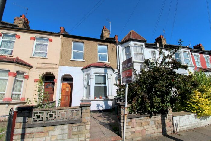 2 Bedroom Flat To Rent In Woodlands Park Road, London, N15