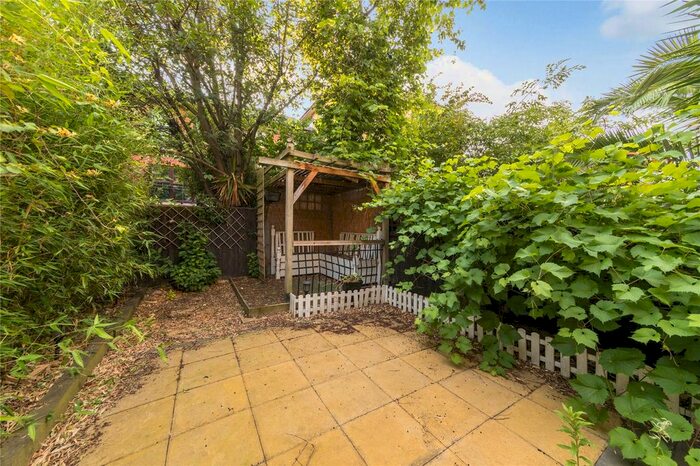 3 Bedroom Terraced House For Sale In Hardy Avenue, London, E16
