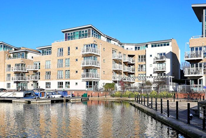 1 Bedroom Flat To Rent In The Island, Brentford, TW8