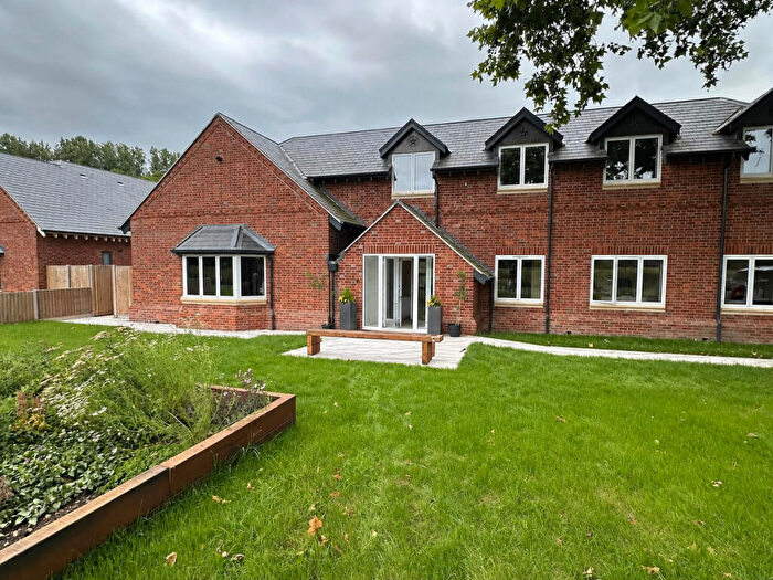 4 Bedroom Detached House For Sale In Chalfont Park, Buckinghamshire, SL9