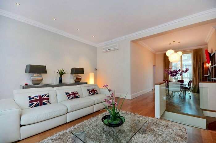 2 Bedroom Maisonette To Rent In Coleherne Road, Chelsea, London, SW10