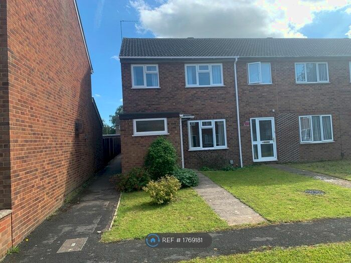 3 Bedroom End Of Terrace House To Rent In Mentmore Green, Aylesbury, HP21