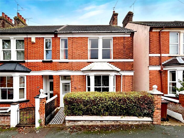4 Bedroom Semi Detached House For Sale In Cleave Road, Gillingham, Kent, ME7