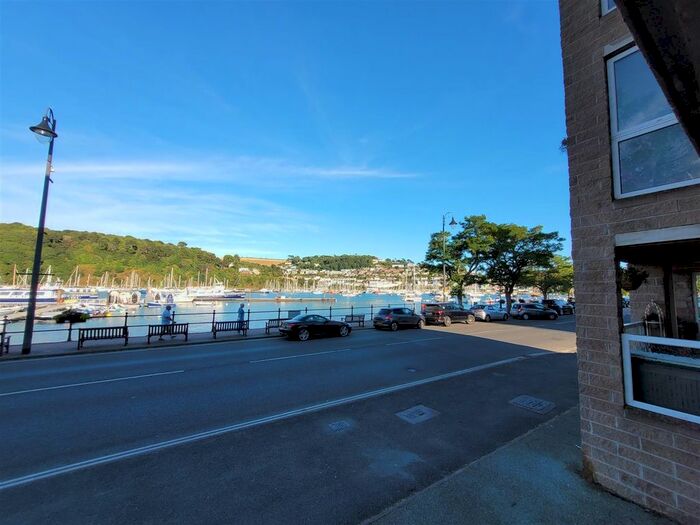 2 Bedroom Flat To Rent In North Embankment, Dartmouth, TQ6