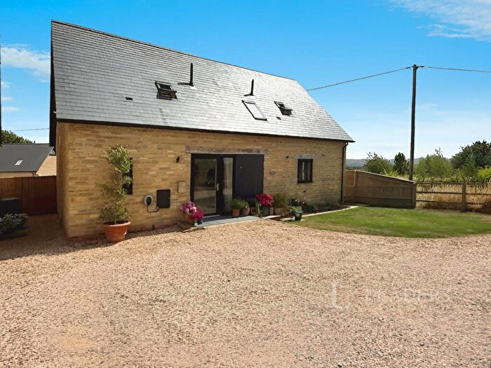 3 Bedroom Detached House To Rent In Magnolia, The Pounds, SN7