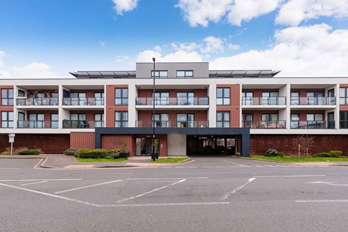 2 Bedroom Flat To Rent In Oldfield Road, Maidenhead, SL6