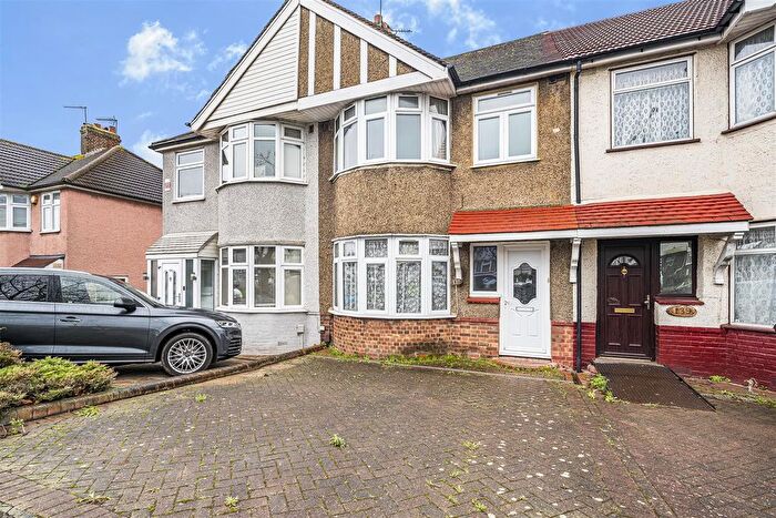 3 Bedroom Terraced House For Sale In Waltham Way, Chingford, E4