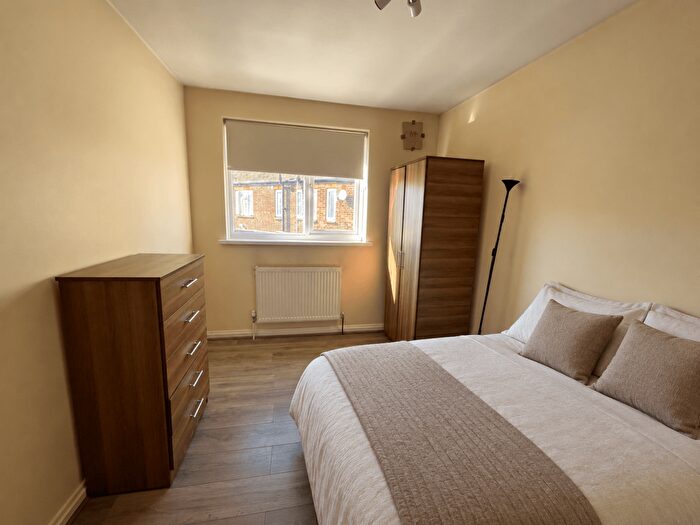 Studio To Rent In London, N14