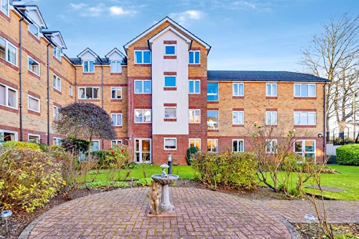 1 Bedroom Flat For Sale In Lower High Street, Watford, WD17