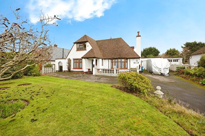 3 Bedroom Detached House For Sale In Faversham Road, Ashford, TN24