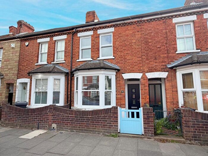3 Bedroom Terraced House To Rent In York Street, Bedford, MK40