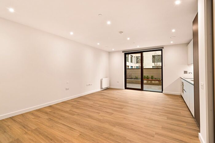 Studio To Rent In Greenford, UB6