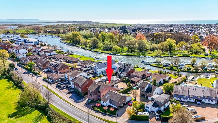 3 Bedroom House For Sale In Willow Way, Christchurch, Dorset, BH23