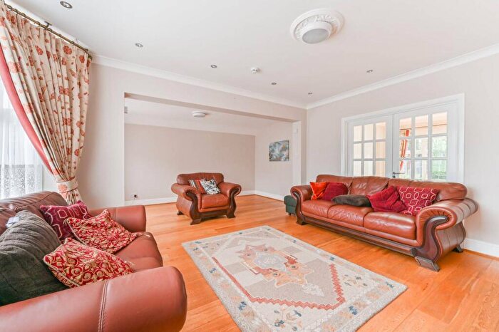 6 Bedroom Detached House For Sale In Shaw Crescent, Sanderstead, South Croydon, CR2