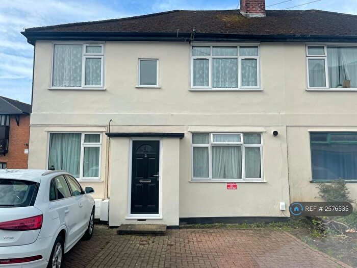 2 Bedroom Maisonette To Rent In Windsor Close, Northwood, HA6