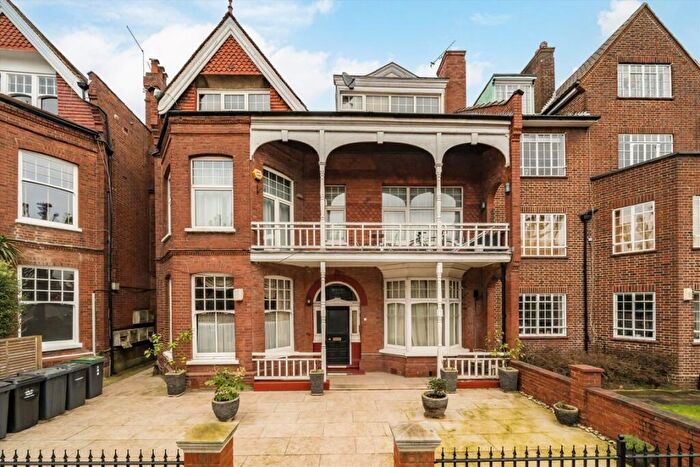 2 Bedroom Flat To Rent In Queens Avenue, London, N10