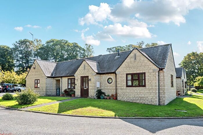 2 Bedroom Bungalow For Sale In Chipping Norton, Oxfordshire, OX7