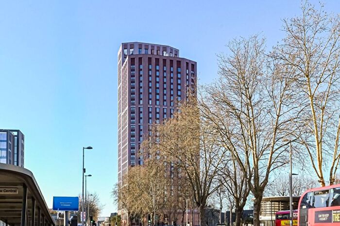 2 Bedroom Flat To Rent In Selbourne Road, Walthamstow, E17