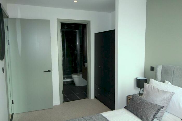 2 Bedroom Apartment To Rent In St Georges Gardens, Castlefield, M15